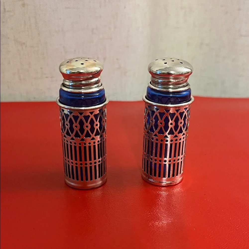 Raimond Japan ROYAL SAPPHIRE Blue Salt & Pepper Shakers Set Metal Wrap design